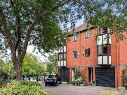 Heron Island, Caversham, Reading, Berkshire, RG4