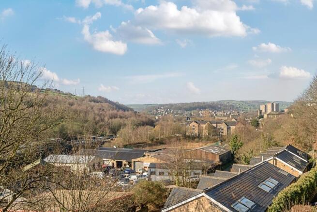 1-bed terraced on Back Wakefield Road, Sowerby Bridge, West Yorkshire, HX6, £95,000