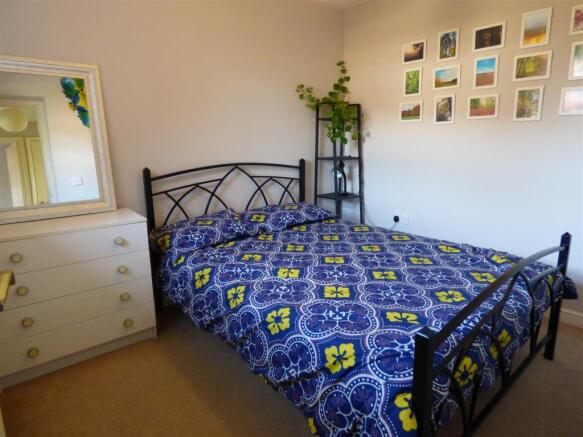 BEDROOM 2