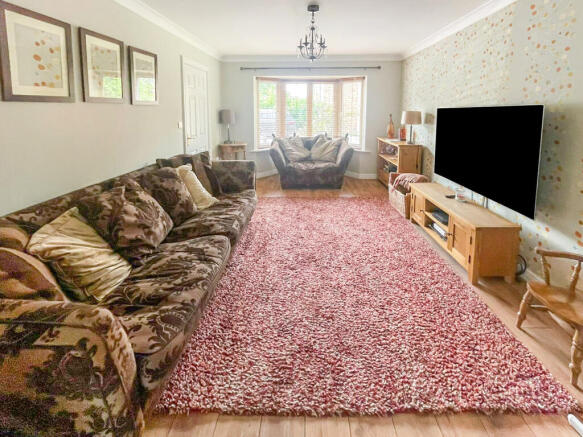 4 bed Detached for sale Image 6