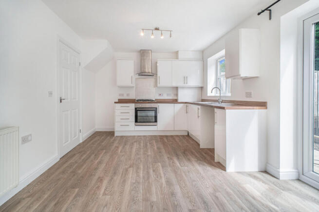 3 bed Terraced for sale Image 11
