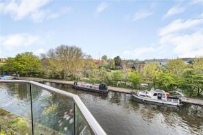 Flat 7, Versatile House, Bentinck Road, Yiewsley, West Drayton UB7 7SE
