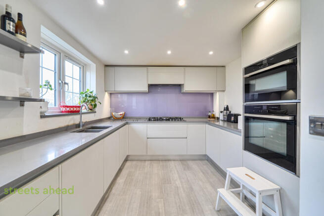 5b03ba11-38ed-485...