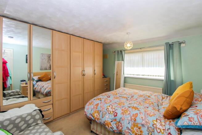 3 bed Semi-Detached for sale Image 7