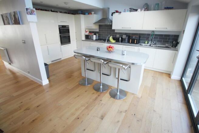 Kitchen 1.JPG