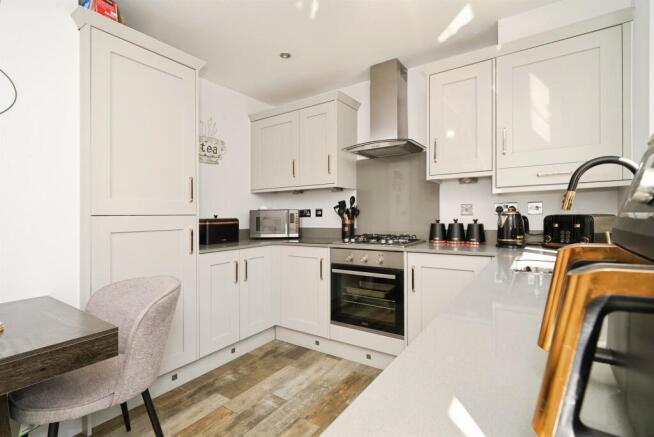 2 bed Semi-Detached for sale Image 8