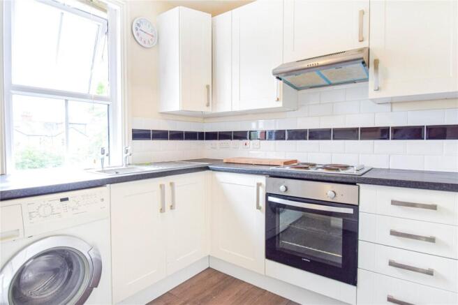Kingsbridge Road, Newbury, Berkshire, RG14 photo 4