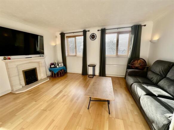 Norbury Avenue, Watford photo 3