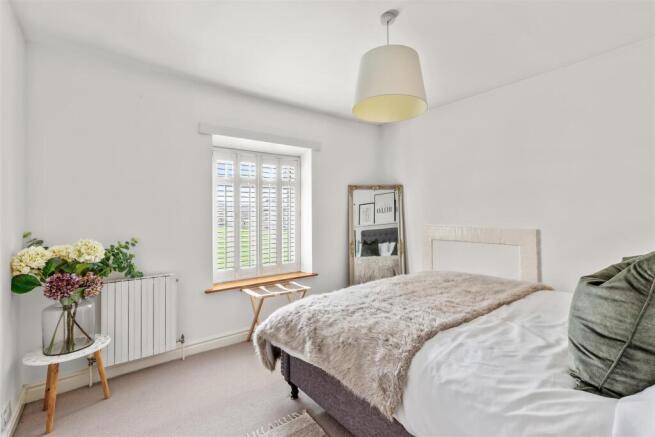 3 bed Terraced for sale Image 10