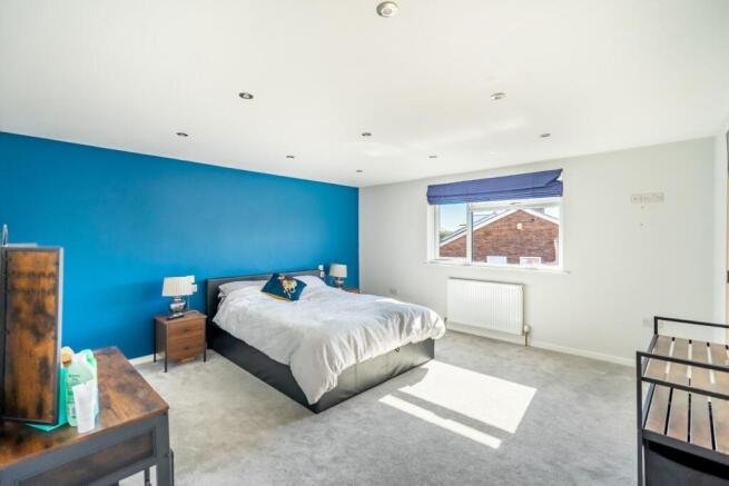 3 bed Semi-Detached Bungalow for sale Image 10