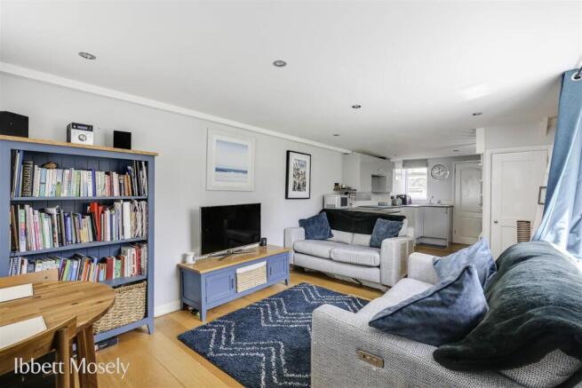 4 Reception Room.jpg