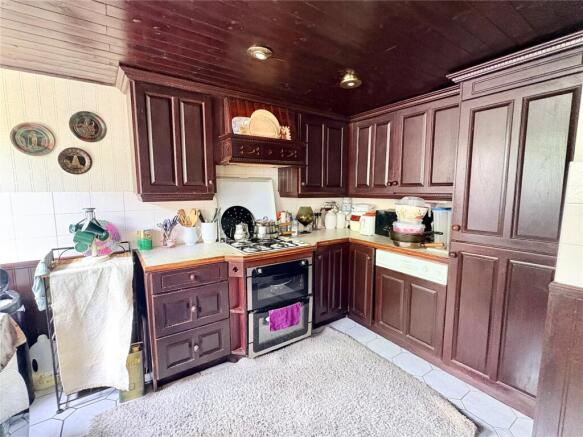 4 bed Semi-Detached for sale Image 6