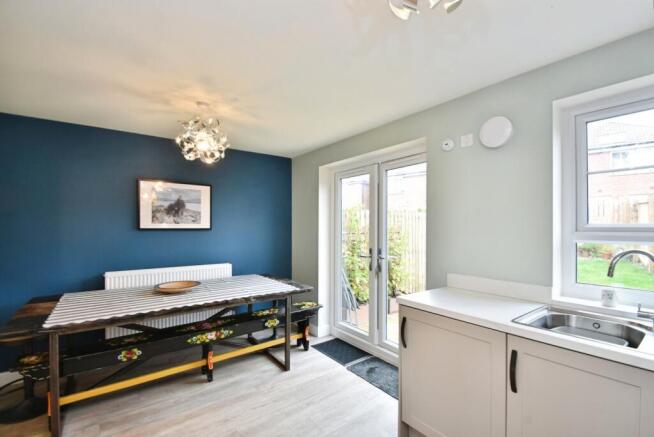 3 bed Semi-Detached for sale Image 6