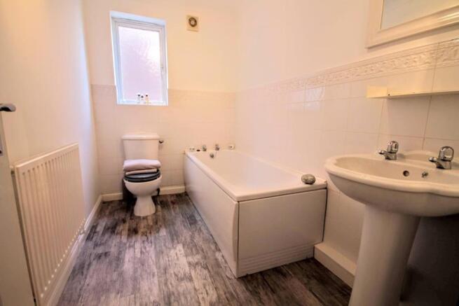 Family bathroom/W.C