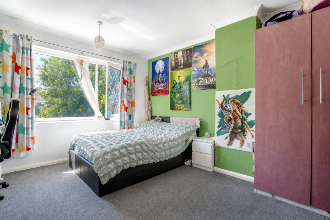 5 bed Detached for sale Image 12
