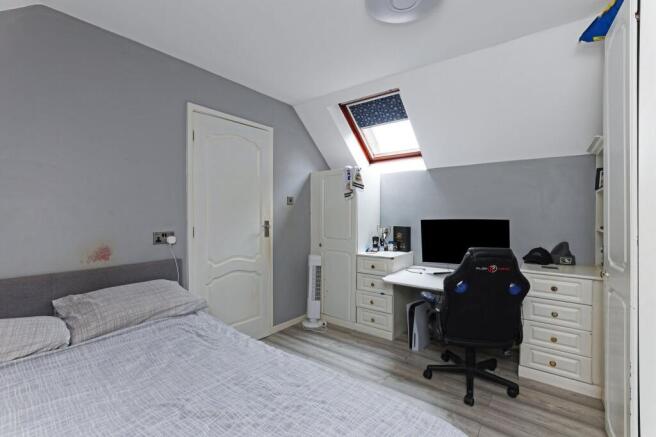 3 bed Semi-Detached for sale Image 11