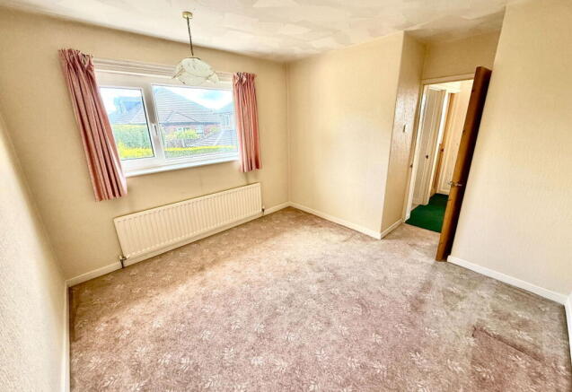 3 bed Semi-Detached for sale Image 8