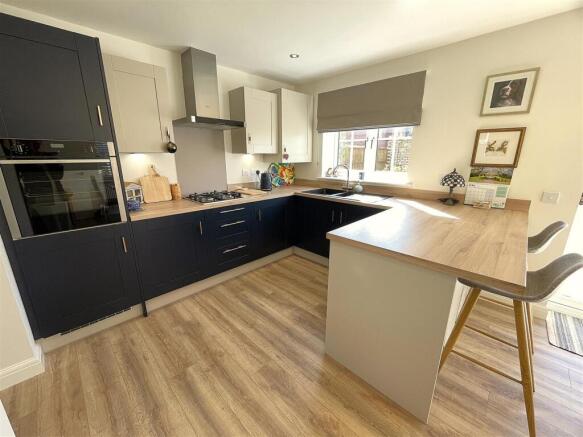 3 bed Detached for sale Image 9