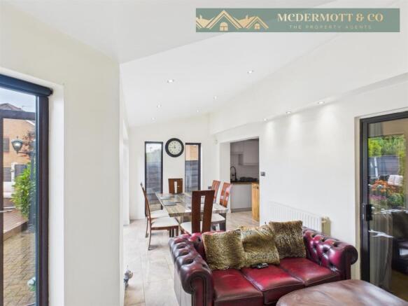 4 bed Detached for sale Image 12