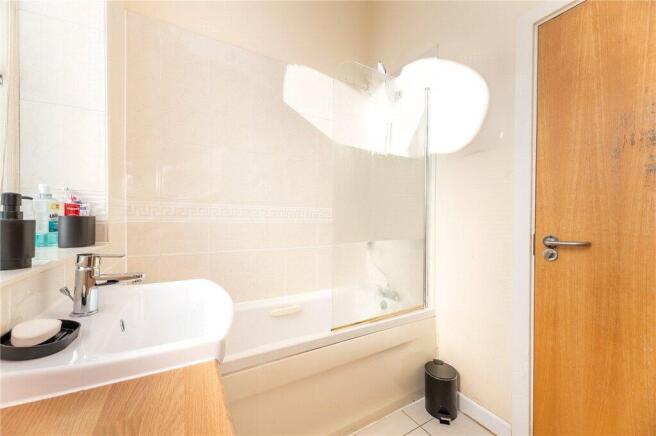 2 bed Apartment for sale Image 12