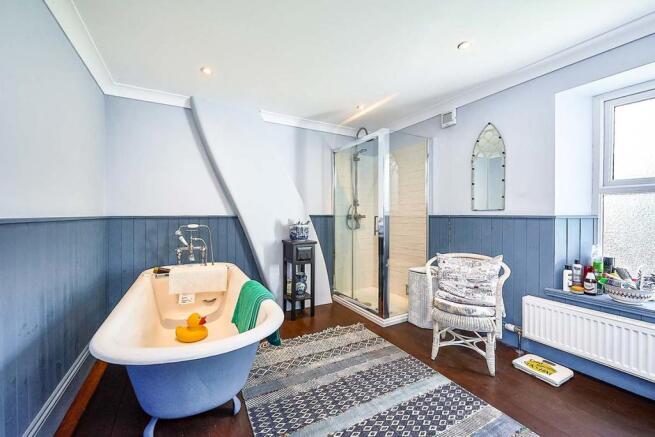 Bath/Shower Room