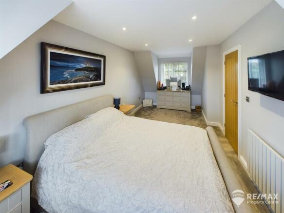 Bedroom 1.jpg