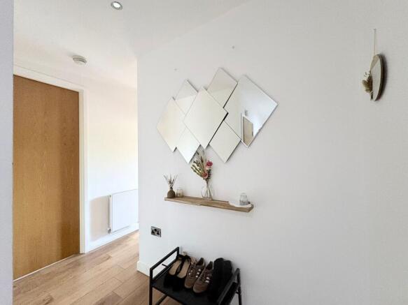 2 bed Apartment for sale Image 6