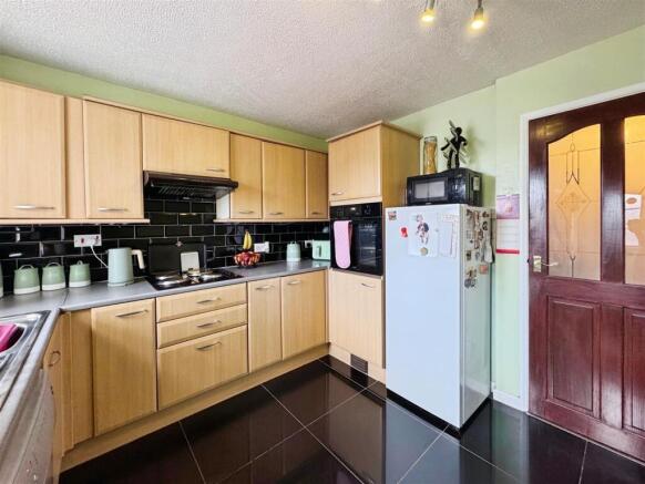 2c6b841e-24-4D44-9886-EA2709FCF4E0-676-000000E6B8E