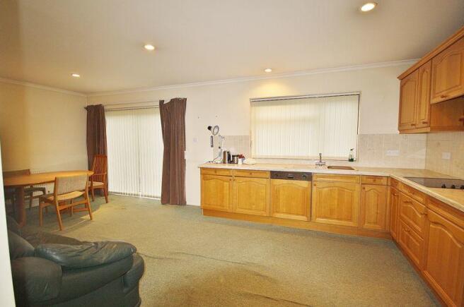 Kitchen/Dining...