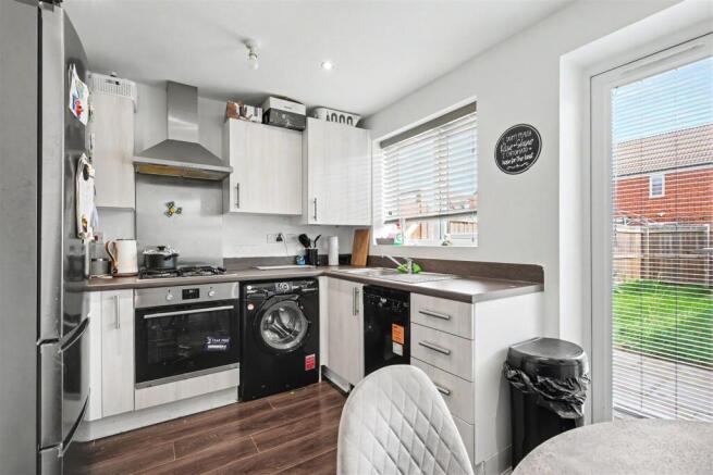 Kitchen_2.jpeg