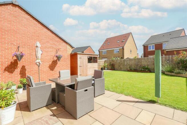 4 bed Detached for sale Image 9