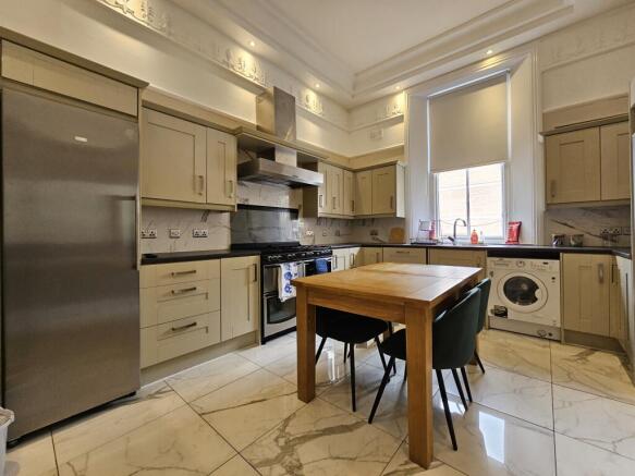 1 bed Detached to rent Image 4