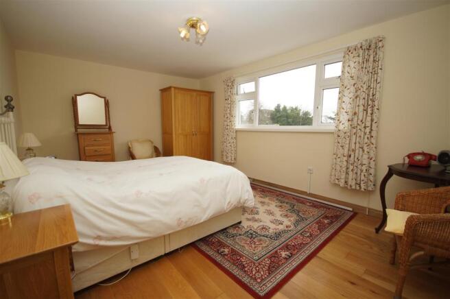 BED1.jpg