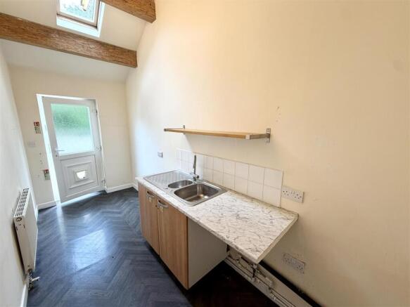 4 bed Detached Bungalow for sale Image 12