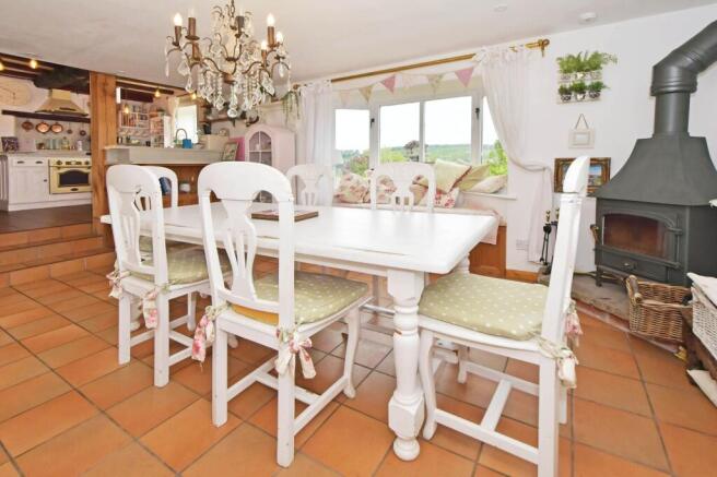 Dining room to kitchen