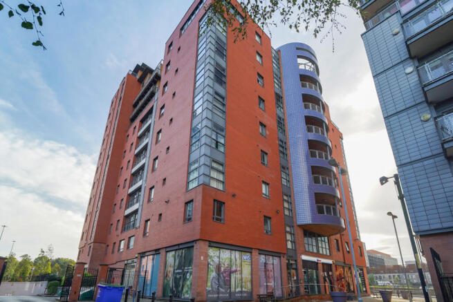1-bed flat on Blantyre Street, Manchester, £137,000