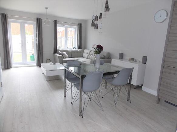 Lounge/kitchen/dini