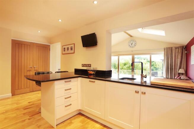 Kitchen/Breakfast Ro