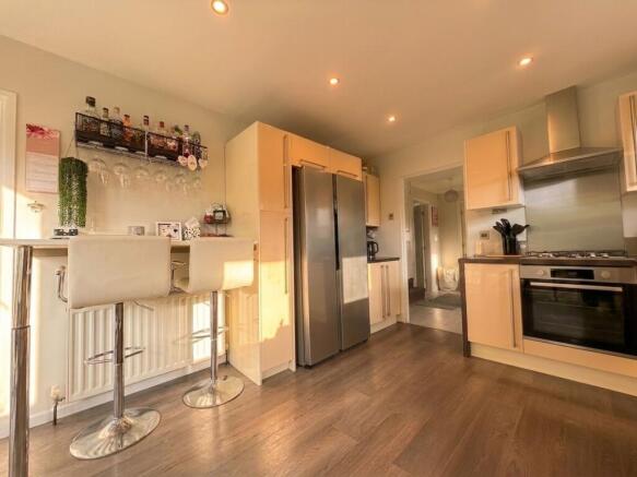 3 bed Semi-Detached Bungalow for sale Image 4