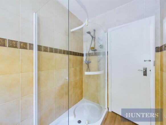 2 bed Apartment for sale Image 9