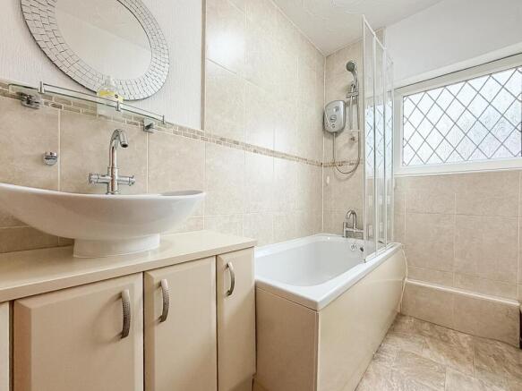 2 bed Terraced to rent Image 9