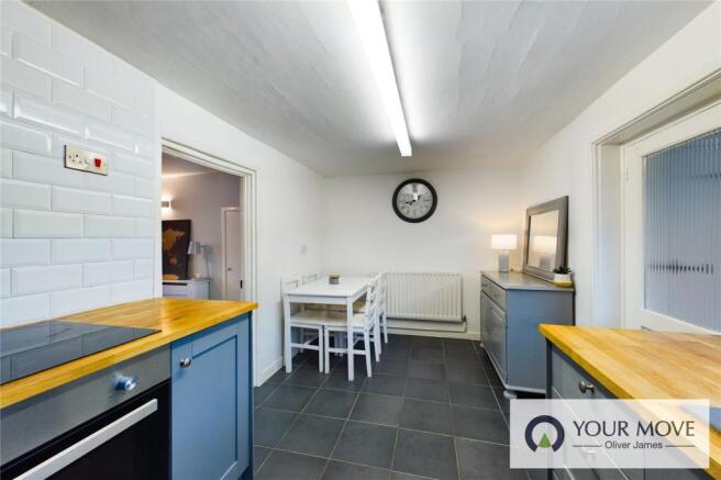 Kitchen / Dining Roo