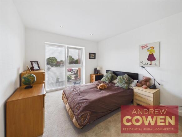 2 bed Apartment for sale Image 8