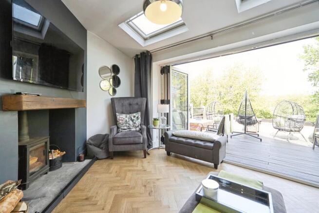 4 bed Town House for sale Image 4