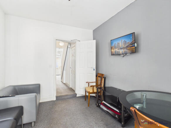 1 bed Flat Share to rent Image 6