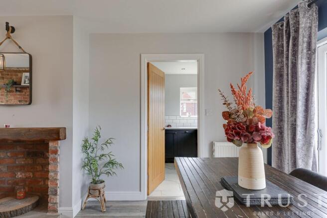 3 bed Semi-Detached for sale Image 11