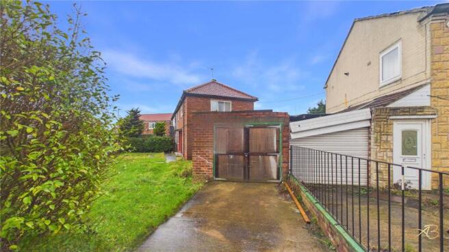 3 bed Semi-Detached for sale Image 4