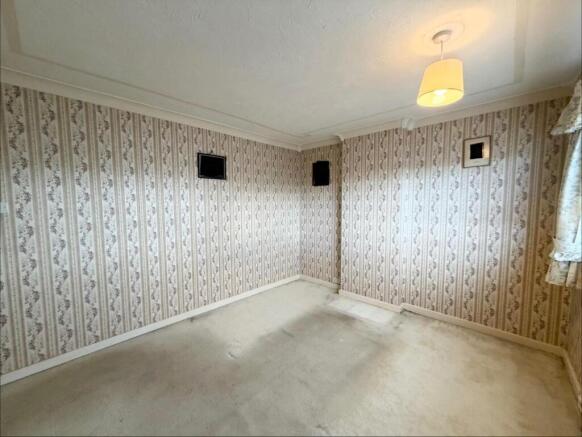 4 bed Semi-Detached for sale Image 10