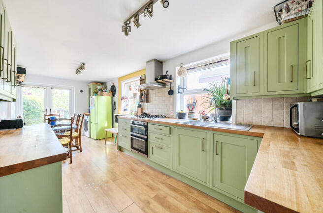 1335991-1-68a88bf...