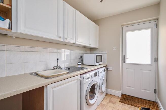 4 bed Detached for sale Image 12